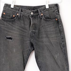 LEVIS DARK WASH DENIM